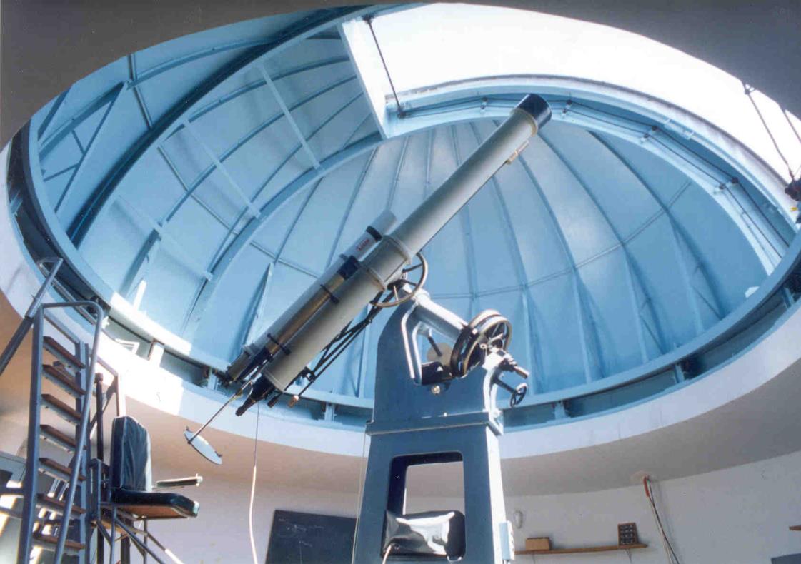 ΤΗΛΕΣΚΟΠΙΑ Το διοπτρικό τηλεσκόπιο D = 20 cm, f = 1/15 του Εργαστηρίου Αστρονομίας του Πανεπιστημίου