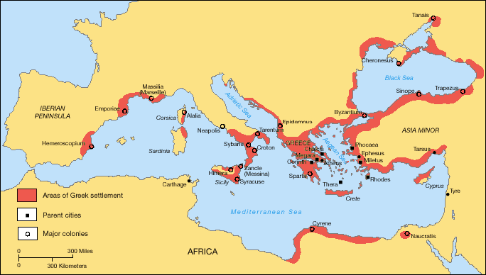 Γύρω από την πόλη υπάρχει ένα τείχος που την περιβάλλει. Μέσα έχει μια ακρόπολη, σπίτια κι αγορές. Έξω από τον τοίχο έχει άλλα σπίτια, όπου ζουν οι περίοικοι.