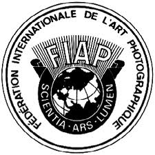 Πάντα κάτω από την αιγίδα και την συνεργασία των μεγαλύτερων διεθνών οργανισμών για την τέχνη της φωτογραφίας όπως: FIAP (Federation International de l Art Photographique), PSA (Photographic Society