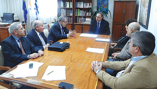 3 ΔΕΚΕΜΒΡΙΟΣ 2014 Συνάντηση ΕΒΕΑ με την Πρόεδρο της Ελληνικής Τράπεζας για τα προβλήματα της οικονομίας Α ντιπροσωπεία πάνε και τι πρέπει να κάνουν. του ΕΒΕΑ αποτελούμενη από τους Γ.