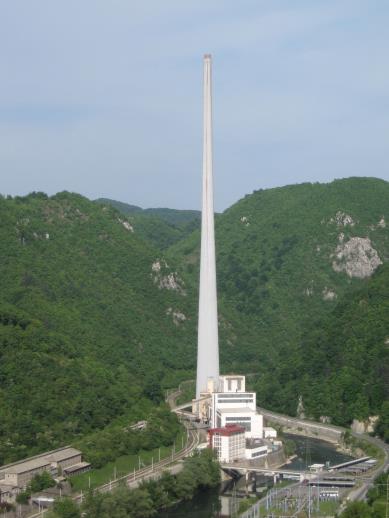 prepoznamo po stožčasti obliki oblaka (ang. coning plumes), medtem ko se nestabilni (superadiabatski pogoji) kažejo v pentljasti (ang. looping) obliki oblaka, ki se mnogo bolje razširja.