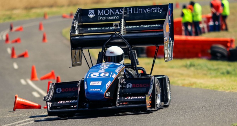 16 ΚΕΦΑΛΑΙΟ 2. ΚΑΝΟΝΙΣΜΟΙ Σχήμα 2.2: Μονοθέσιο Monash Motorsport 2013 με έδρα το Monash University. Νικητές του διαγωνισμού της Αυστραλίας.