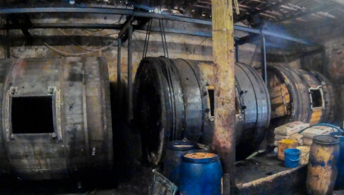 3.2.3.1 Τρία Drums Τα δύο εξ αυτών χρησιμοποιούνται για την διαδικασία της δέψης των δερμάτων τύπου σολόδερμα και βακέτα-kudu αντίστοιχα και το τρίτο για την διαδικασία της πρόδεψης αλλά και της