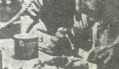 Ο διοικητής του Ιερού Λόχου συνταγματάρχ η ς Χ ρ ι σ τ ό δ ο υ λ ο ς Τσιγάντες (αριστερά) κ α ι ο τ α γ μ α τ ά ρ χ η ς Τζέλικο (κάτω). Από το βιβλίο «Ιερός Λόχος 1942-1945» του Ιωάννη Μανέτα.