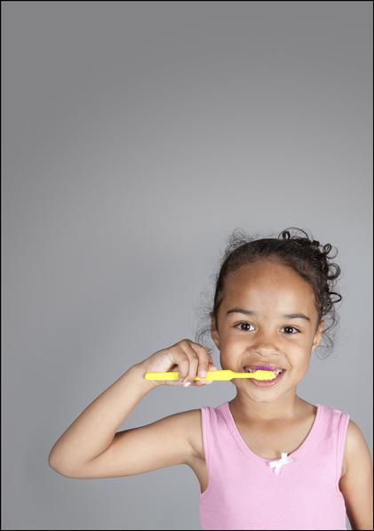 Έξυπνη στοματική φροντίδα για τα παιδιά Ως γονέας, θα μάθετε ότι οι συνήθειες της καλής στοματικής υγιεινής ξεκινούν από νωρίς.