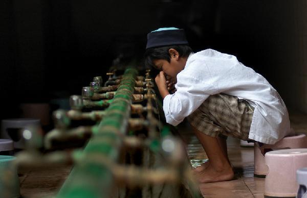 WHO? Semua org Islam yang mengambil