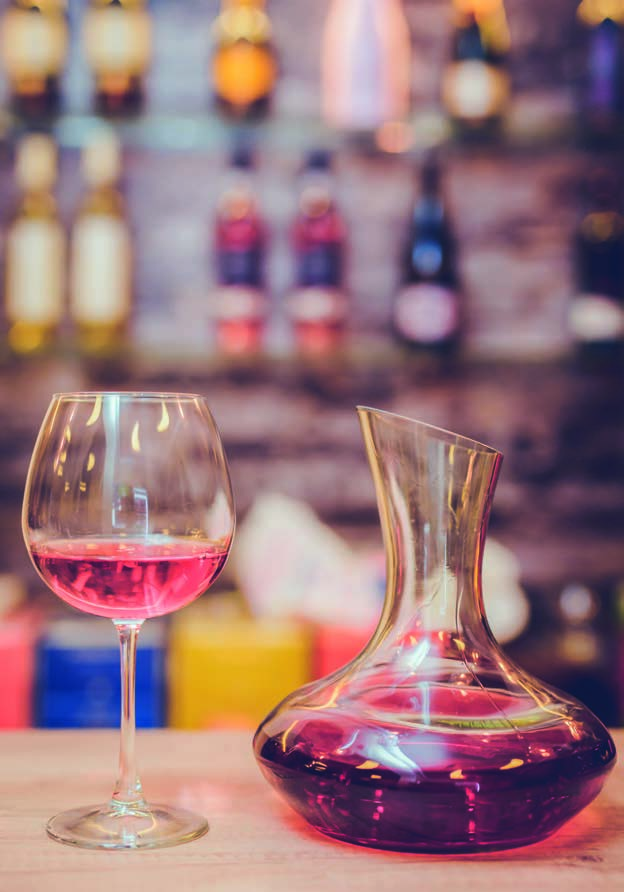 Στον Αστερισμό των Ροζέ 40 Μοιάζουν να είναι ο σύνδεσμος μεταξύ του λευκού και του κόκκινου κρασιού.