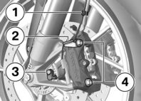 7 132 Συντήρηση z 19 Nm Βίδα σύσφιξης για άξονα στο τηλεσκοπικό πιρούνι Σφίξτε τη δεξιά βίδα σύσφιξης άξονα 1 με την προβλεπόμενη ροπή σύσφιξης.