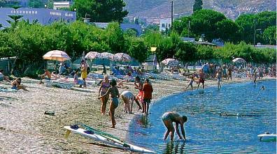 Παρθένι Πλεφούτη ΥΠΟΜΝΗΜΑ Συνεκτικά κροκαλοπαγή Μολασσικά Ιζήµατα Ρήγµα Οµαλή ακτή Ακτή µέσης κλίσης Ακτή µεγάλης κλίσης Αγ. Νικολάου Άλινδα Γούρνας Παντέλι Λακκίου km Ξηροκάµπου Σχήµα 7.