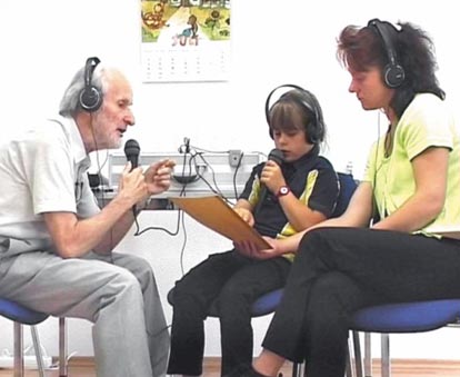 corpus c α llosum να συντονίσει τα αντιληπτικά ερεθίσματα που λαμβάνει. H ίδια διαδικασία ακολουθείται με την βοήθεια ειδικών ηλεκτρονικών γυαλιών για τα οπτικά ερεθίσματα.