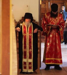 Ταπεινοί κατά φύσιν Γέροντος Εφραίμ Φιλοθεΐτου. «Ἀναστάσεως ἡμέρα λαμπρυνθῶμεν Λαοί, Πάσχα Κυρίου, Πάσχα»!