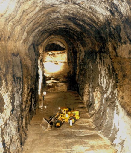 Εικόνα 3. Αεροφωτογραφία του υπόγειου αποθηκευτικού συγκροτήµατος της εταιρείας Géosgaz (Lavera).