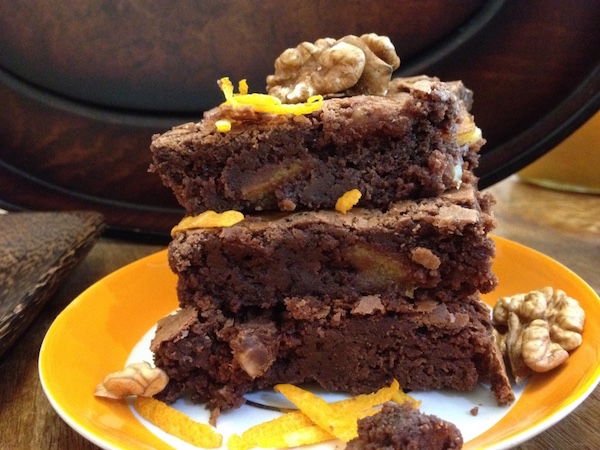 Brownies με καρύδια και γλυκό πορτοκάλι, από την Μπέττυ μας και το «Taste of life by Betty»!