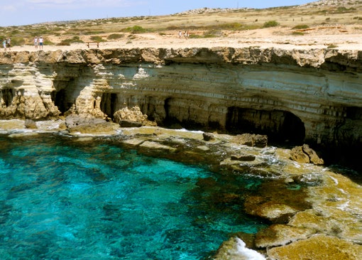 11 ΠΑΡΚΟ ΓΛΥΠΤΙΚΗΣ Βρίσκεται στη διασταύρωση των Λεωφόρων Κάβο Γκρέκο και Κρύου Νερού. Η είσοδος είναι προσπελάσιμη από άτομα με αμαξίδιο.