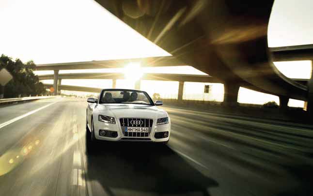 34 // 35 // Audi drive select Με το S5 Cabriolet μπορείτε να περάσετε το χρόνο σας ευχάριστα, αλλά και να απολαύσετε το παιχνίδι.