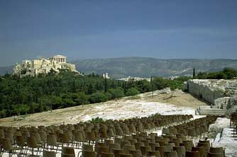 15. Τι προτείνει ο Ισοκράτης ως πρώτο ουσιαστικό µέτρο για την αναµόρφωση και «σωτηρία» της Αθήνας και γιατί; 16.