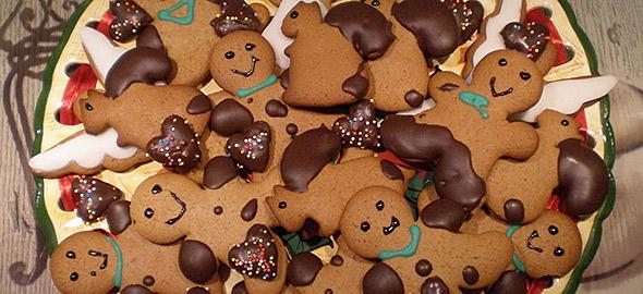 Χριστουγεννιάτικα cookies sweetsbytina.blogspot.gr Υλικά:1 και 3/4 φλ. αλεύρι για όλες τις χρήσεις, 1/8 κ.γ. αλάτι,μ 1/2 κ.γ. μπέικιν πάουντερ, 1/2 φλ.