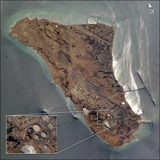 ΚΕΦΑΛΑΙΟ 5 ο To συγκεκριμένο λιμάνι έχει γεωγραφικές συντεταγμένες: 29 14'N, 50 18 E και βρίσκεται στον Περσικό Κόλπο, ενώ είναι η κύριος σταθμός