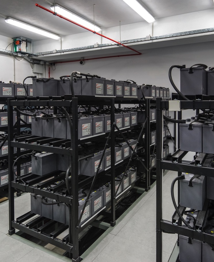 Υποδομές Φιλοξενίας- UPS 1,5 MW μέγιστη υποστηριζόμενη κατανάλωση 1500 KVA