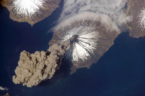 GreenSSLMTM για Διαχείριση Κρίσης Έγκαιρος εντοπισμός και πρόβλεψη επικίνδυνων φαινομένων με αμεσότητα ενημέρωσης Korean Oil Spill, Credit: European Space Agency Satellite picture of volcano, Credit: