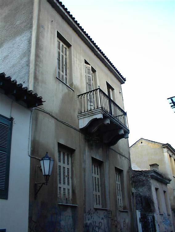 Το ακίνητο με το οποίο ασχοληθήκαμε για την διεκπεραίωση της πτυχιακής μας εργασίας βρίσκεται επί της οδού Κυρρήστου 9 στην Πλάκα.