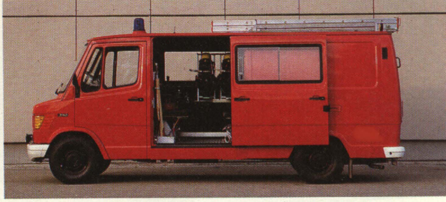 Slike 4.1, 4.2, 4.3 in 4.4: Malo gasilno vozilo GV-1.