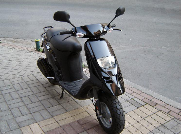 Εικόνα 4.1: Piaggio Typhoon 125cc Για τθν καταγραωι των μετριςεων χρθςιμοποιικθκε δζκτθσ GPS τθσ εταιρείασ GARMIN, μοντζλο GPS V.