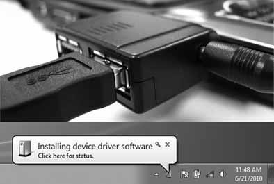 Εγκατάσταση Hardware 1. Συνδέστε τον προσαρμογέα USB 3.0 (με την κοίλη πλευρά προς τα πάνω) στη θύρα ExpressCard/34 του notebook σας. Βεβαιωθείτε ότι έχετε τοποθετήσει καλά την κάρτα στη θύρα.