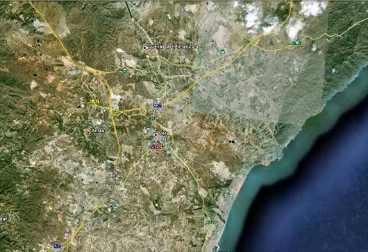 04620 Vera in Αλμερία πληθυσμός 13.985 έκταση 58,67 Km² πινακίδα AL Στα νοτιοανατολικά της Ανδαλουσίας, είναι η επαρχία της Αλμερία. Αλμερία είναι μία από τις πιο ορεινές επαρχίες της Ισπανίας.