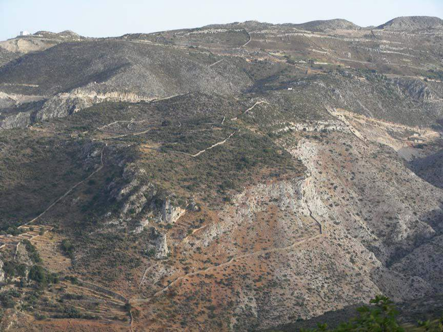 Εικόνα 3: Χάρτης Νάξου με σαφή διαχωρισμό της ορεινής και ημιορεινής περιοχής που καταλαμβάνει το βόρειο και ανατολικό