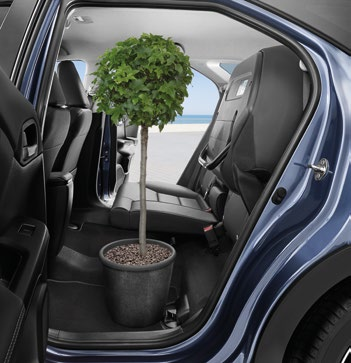 SEDADLÁ MAGIC SEATS : 11 Flexibilné sedadlá Magic Seats Či už prepravujete osoby, bicykle alebo psy, v každom aute potrebujete priestor.