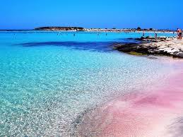 Η Κρήτη Η Κρήτη είναι το μεγαλύτερο νησί της Ελλάδας και το 5ο μεγαλύτερο στη Μεσόγειο. Πρωτεύουσα καθώς και μεγαλύτερη πόλη της είναι το Ηράκλειο.