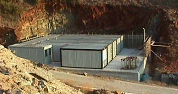 1998 Εκφόρτωση Μονάδας αφαλάτωσης 1998 Εγκατάσταση Μονάδας Αφαλάτωσης Γενική διάταξη λειτουργίας 2240 1300 4 Reverse Osmosis Units Weight:15 tn 1220 00 ntainer 7,5 tn Piping Co Weight: 4