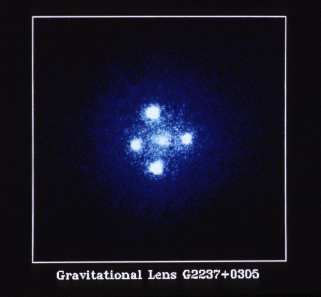 "Σταυρός του Einstein" Q2237+030 Εικόνα 11: Γαλαξίας λειτουργεί ως βαρυτικός