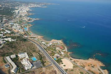 6.2 Δραστηριότητες. Η Χερσόνησος είναι γνωστή ως ο πιο οργανωμένος τουριστικός προορισμός της Κρήτης.