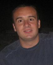 Branislav R. Dimitrijevic, rodjen 21.02.1983. godine u Surdulici. U istom mestu zavrsio je srednju tehnicku skolu na smeru automatika. Upisuje 2002.