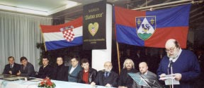 ISSN 1330-5204 www.podravka.com Godina XL Broj 1548 Petak 23. veljaëe 2001. Aktualno Rjeπenje odmaraliπta u Pirovcu?