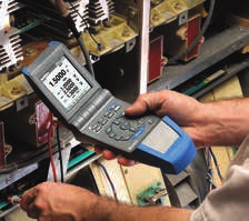 Multimetre digitale Gama MTX Mobile Referinţă Rezoluţia afişajului Afişaj analogic Curbă de măsurare în funcţie de timp Retroiluminare/Stingere automată Măsurători TRMS Precizie de bază pentru