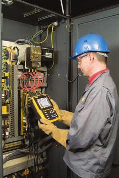 Putere, energie, perturbaţii Analizoare de energie electrică pentru reţelele trifazate CAT IV 5 intrări de tensiune şi 4 intrări de curent IEC 61000-4-30 Modul Inrush timp de 10 minute Calcularea