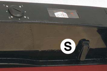 Ετικέτες (ανάλογα με την συσκευή) Η συσκευή διαθέτει μία θήκη για ετικέτες σε κάθε ράφι.
