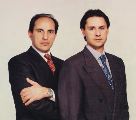 1969 οικογενειακή υπόθεση Τασούλα, Πάρης, Γιώργος 1990 η εταιρεία "μεγαλώνει" Η εργατικότητα, οι ηθικές αξίες και η διορατικότητα του Ανδρέα Μπακλατσίδη μεγάλωσαν την εταιρεία αλλά και τα τρία του