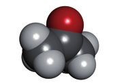 Deriváty uhľovodíkov Acetón (propanón) CH 3 COCH 3 je najjednoduchším a zároveň najdôležitejším ketónom. Je to prchavá, veľmi horľavá látka, ktorá sa neobmedzene mieša s vodou.