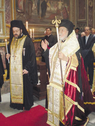 Ἐνώπιον τῶν ἱερῶν Λειψάνων τοῦ Ἁγίου Κυρίλλου,