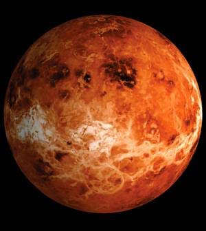 Αφροδίτη Αφροδίτη Μέση απόσταση από τον Ήλιο: 108,2 εκατομμύρια km Απόσταση από τη Γη: Ελάχιστη: 41,4 εκατομμύρια km Μέγιστη: 257 εκατομμύρια km Μάζα: 0,815 φορές της γήινης Διάμετρος: 12.