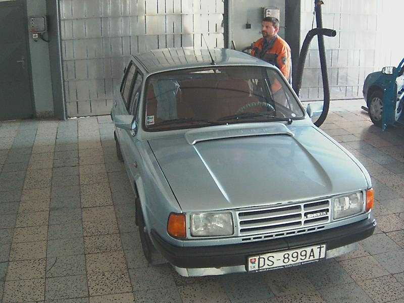 ĎALŠIE ZÁZNAMY EČV Vodič odmietol očistiť EČV, ak prevádzkovateľ alebo vodič vozidla (ďalej len vodič vozidla ) odmietol odstrániť z evidenčného čísla vozidla predmety alebo