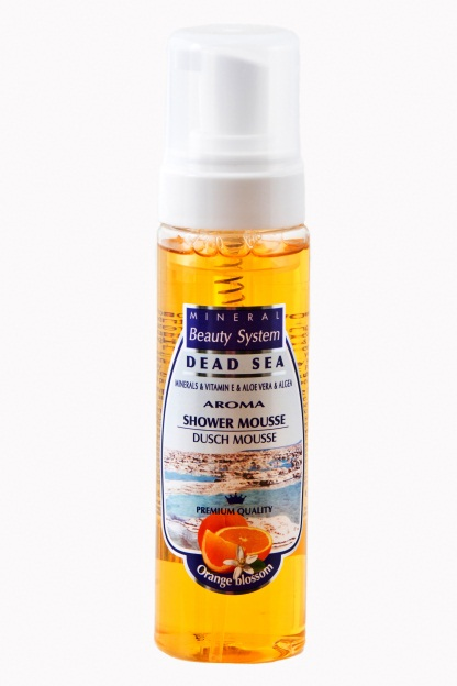 ŠPECIÁLNE PRODUKTY AROMATICKÁ SPRCHOVÁ PENA Aromatická sprchová pena je pre všetky typy pokožky. Mimoriadne husté, hudvábne penové mydlo.