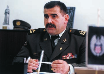 RAZGOVOR brigadir Zdravko Andabak zapovjednik Zapovjedno-stoæerne πkole nastavni plan i program kompatibilan programima sliënih vojnih πkola zapadnih zemalja u ZS -u stjeëu se znanja o operativnom