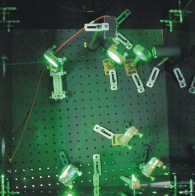 1. Πηγή laser Nd:Yag. Κρύσταλλος παραγωγής ης και 3ης αρμονικής συχνότητας laser 3. Αναφορά από την έξοδο του laser 4. HR 355nm, HT 53+1064nm 5. HR 53nm, HT 1064nm 6. Οπτική παγίδα 7. HR 53nm 8.
