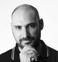 Λίγα λόγια για τον συγγραφέα Ο Παναγιώτης Παπάζογλου γεννήθηκε στην Αθήνα το 1971.