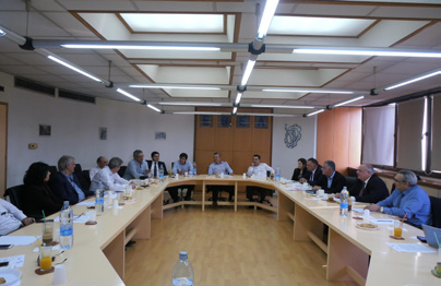Ο κ. Παμπορίδης δέχτηκε ερωτήσεις από τα μέλη του Συμβουλίου και άκουσε τις εισηγήσεις τους.
